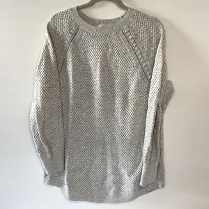 Sweet knit sweater with detailing